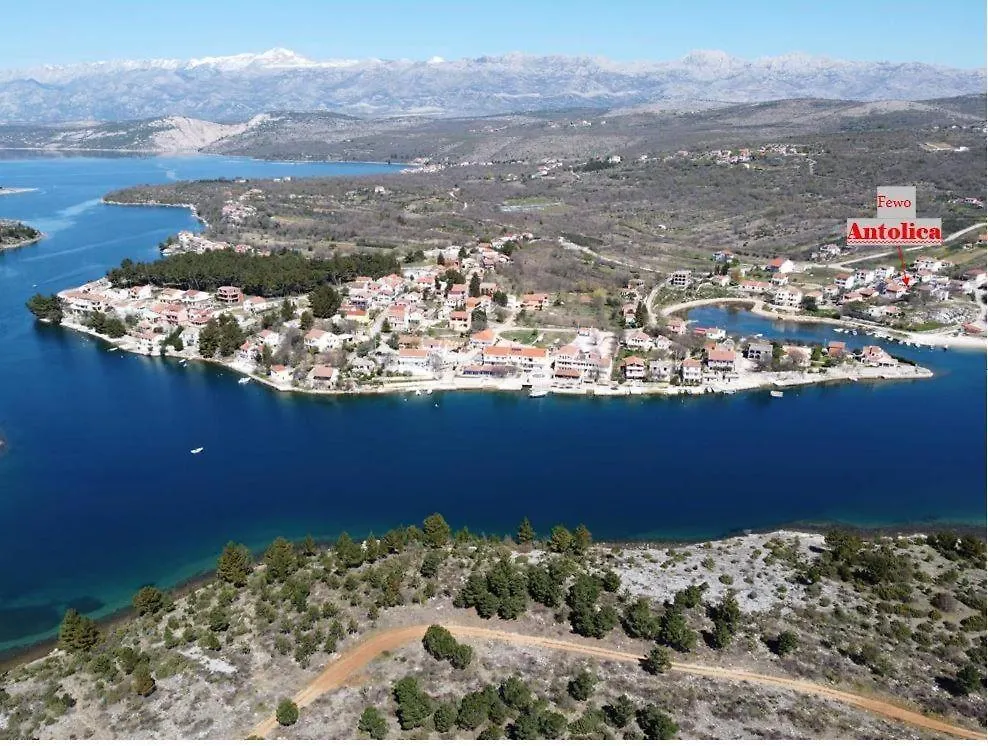 Ferienwohnung-Antolica-Mit-Klimaanlage-150M-Vom-Meer Kruševo